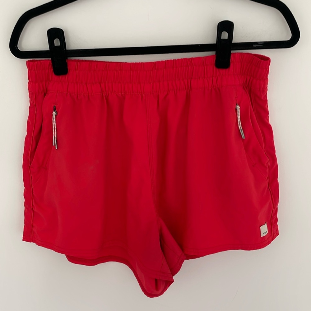 Vuori Dash Shorts - Picture 2 of 5